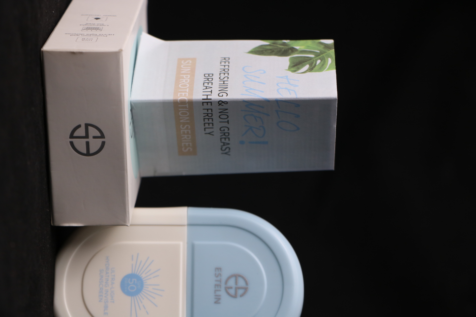 ضدآفتاب بى رنگ صورت استيلن مدل Ultra Light SPF50
