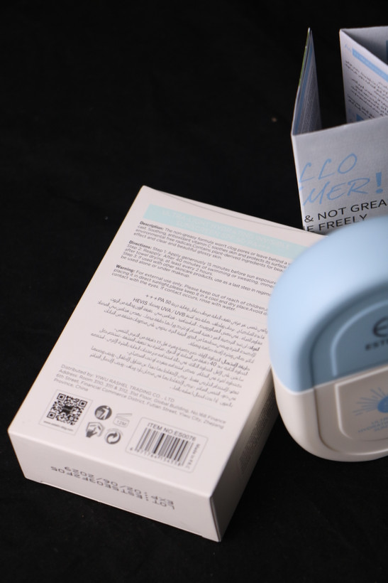 ضدآفتاب بى رنگ صورت استيلن مدل Ultra Light SPF50